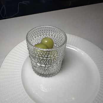 Si Papa - Some complementary green olives to start - Italian Near Me - Miami, Florida