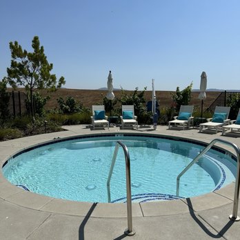 The New Inn - Hotels Near Me - Temecula, California