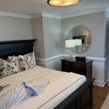 Burrus House Inn - Hotels Near Me - Manteo, North Carolina