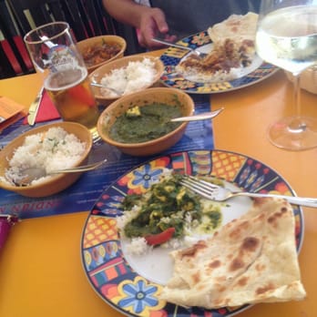Indian Mango - Palak paneer in front, chicken Marsala madras in the back - Indian Near Me - Munich, BY