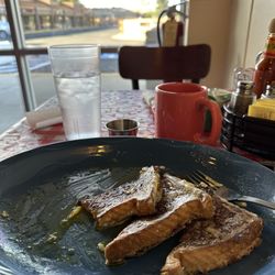 Home Cookin’ Cafe - Yummy French toast.