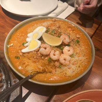Avenida Restaurant - Pancit Palabok - Filipino Near Me - San Mateo, California