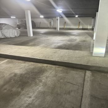 888 Hilgard - Great parking area - Apartments Near Me - Los Angeles, California 888 Hilgard - Great parking area - Apartments Near Me - Los Angeles, California
