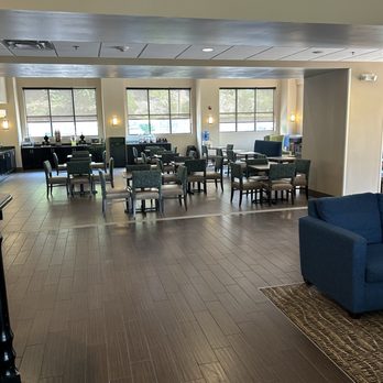 Comfort Suites - Hotels Near Me - Kingsport, Tennessee