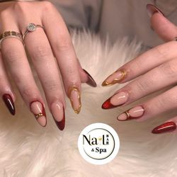 Glowy Nails and Spa