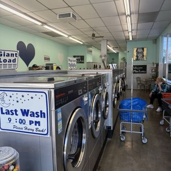 Miss Lucile's Launderette - Very narrow isles. Two baskets can't pass. - Laundromat Near Me - Altadena, California
