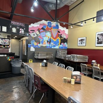 Classic Slice - Picking up a pizza - Pizza Near Me - Milwaukee, Wisconsin