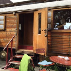 cafe im circuswagen