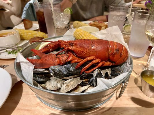 The Nor'Easter Pound & Market by null