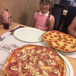 Don Carlo - Very nice place! Pizza is yum, people are very friendly.