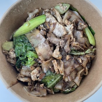 Holy Basil - Pad See Ew Noodle with pork loin - Thai Near Me - Los Angeles, California Holy Basil - Pad See Ew Noodle with pork loin - Thai Near Me - Los Angeles, California