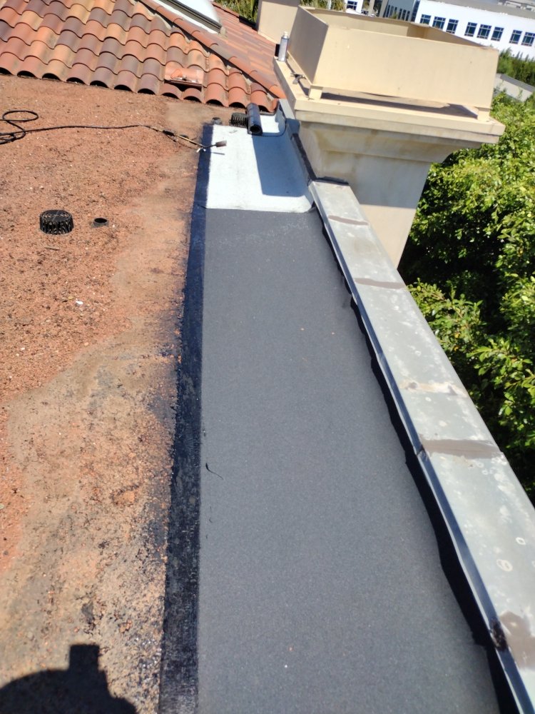 Slide of J&C López Roofing