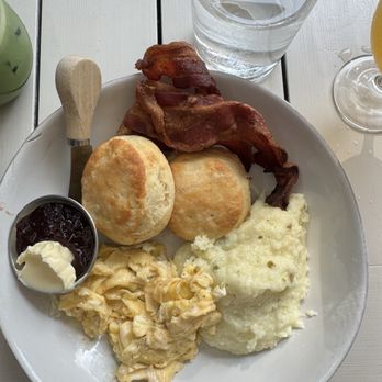 Tiny Boxwoods - Mothers Breakfast So good! Those grits were amazing - New American Near Me - Houston, Texas