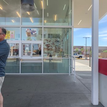 Andy's Frozen Custard - Outdoor area - Ice Cream & Frozen Yogurt Near Me - Gilbert, Arizona Andy's Frozen Custard - Outdoor area - Ice Cream & Frozen Yogurt Near Me - Gilbert, Arizona