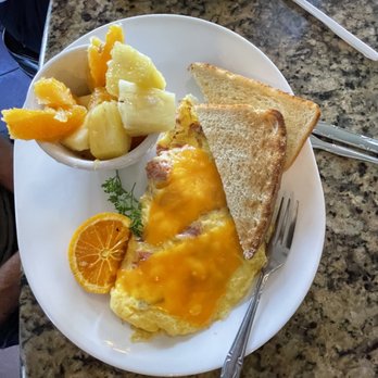 Teddy Bear Restaurant - 3 egg omelette side fruit instead of hash browns - American Near Me - Big Bear Lake, California