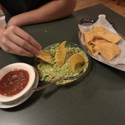 Pepe's Tacos - Guac and salsa