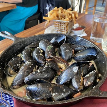 Founding Farmers DC - Spicy Sausage Pei Mussels - American Near Me - Washington, DC, District of Columbia Founding Farmers DC - Spicy Sausage Pei Mussels - American Near Me - Washington, DC, District of Columbia