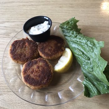 Kelly's Landing - Crab cakes OK but probably from frozen. - American Near Me - Greenville Junction, Maine Kelly's Landing - Crab cakes OK but probably from frozen. - American Near Me - Greenville Junction, Maine