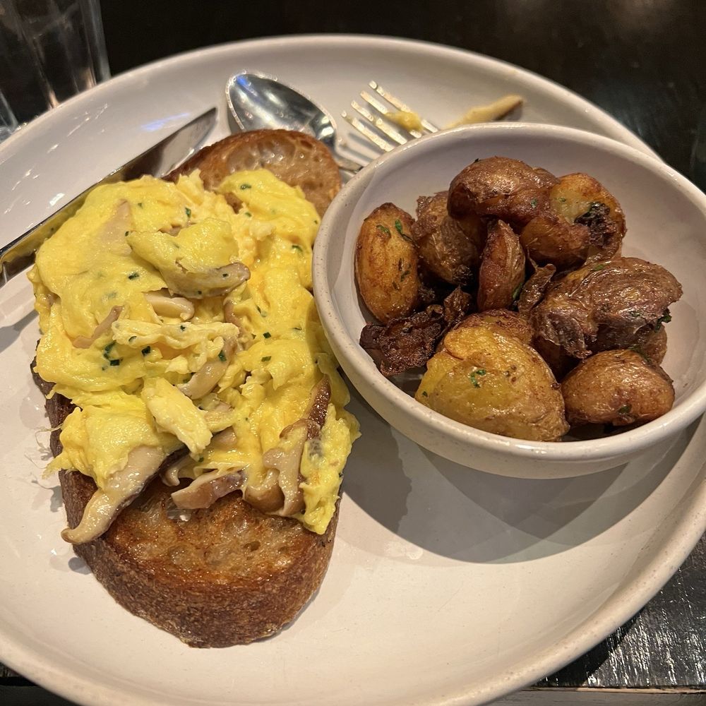 The Commoner - Mushroom Scramble - New American Near Me - Pittsburgh, Pennsylvania The Commoner - Mushroom Scramble - New American Near Me - Pittsburgh, Pennsylvania