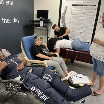 Carpe Diem Chiropractic - Leg compression and adjustments - Chiropractors Near Me - Fort Lauderdale, Florida Carpe Diem Chiropractic - Leg compression and adjustments - Chiropractors Near Me - Fort Lauderdale, Florida