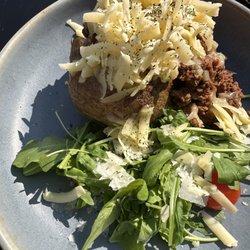 The Apple Tree - Baked potato - with "home made" chilli