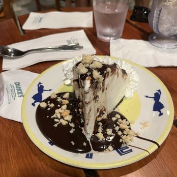 Duke's Waikiki - Hula Pie - Hawaiian Near Me - Honolulu, Hawaii Duke's Waikiki - Hula Pie - Hawaiian Near Me - Honolulu, Hawaii