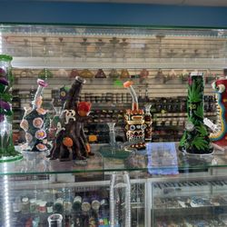 Providence Smoke Shop - Water Pipes 420 pipes