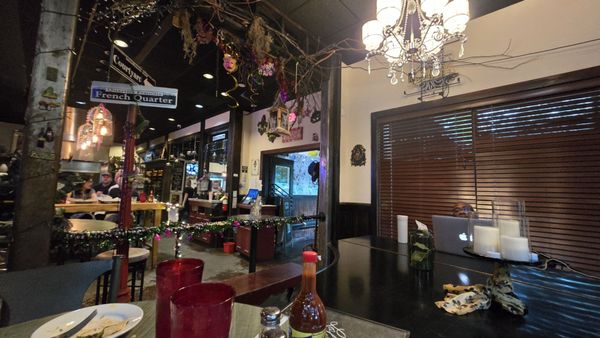 Lola's by null