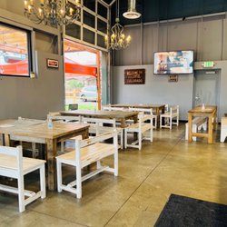 Barrels & Bottles Brewery
