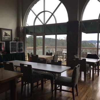 Lakeview Lodge - Breakfast area - Resorts Near Me - Broken Bow, Oklahoma