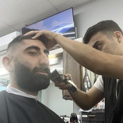 Xtreme Barber Shop - Andres doesn't miss !!! Works on point