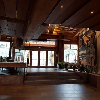 Moose Hotel & Suites - Hotels Near Me - Banff, Alberta Moose Hotel & Suites - Hotels Near Me - Banff, Alberta