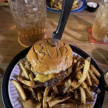 Build A Burger Pub - Burgers Near Me - Albany, New York