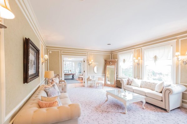 Longview Mansion by null