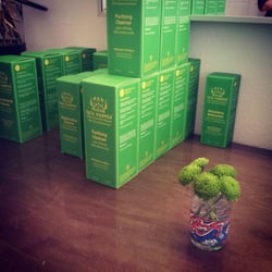 Biomazing - Tata Harper Produkte im Showroom von Biomazing in Wintethur