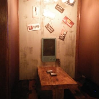 Chat Bar - Narrow tables, but private booths. - Barbeque Near Me - Scarborough, Ontario