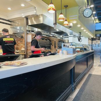 Di Farina Pizzeria - Pizza Near Me - Westfield, New Jersey Di Farina Pizzeria - Pizza Near Me - Westfield, New Jersey