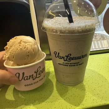 Van Leeuwen - Scoop and milk shake - Ice Cream & Frozen Yogurt Near Me - Nashville, Tennessee