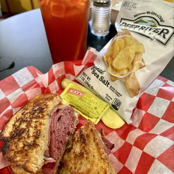 Cody's On 4th - Breakfast & Brunch Near Me - Mount Dora, Florida