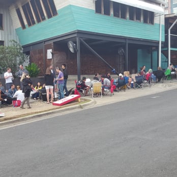 Franklin Barbecue - The line.... - Barbeque Near Me - Austin, Texas Franklin Barbecue - The line.... - Barbeque Near Me - Austin, Texas