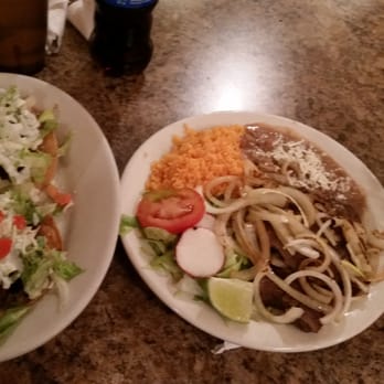 El Ranchito Poblano - Tostadas con cecina and bistec encebollado con arroz y frijoles! - Mexican Near Me - Brooklyn, New York