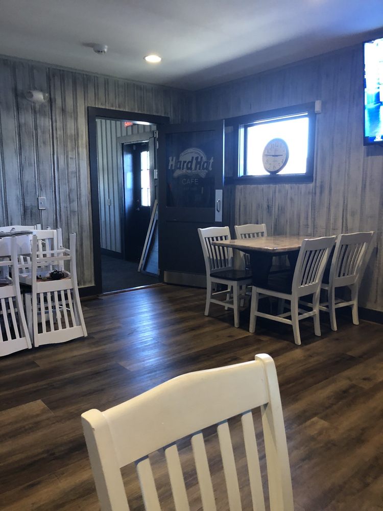 Hard Hat Cafe, North Haven Roadtrippers