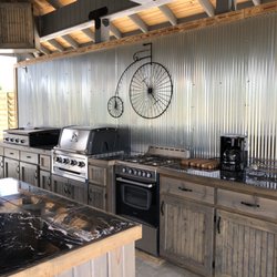 Trailhead Bike and Bed - Outdoor kitchen