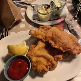 Lugeck - Schnitzel - Austrian Near Me - Vienna, 9 Lugeck - Schnitzel - Austrian Near Me - Vienna, 9