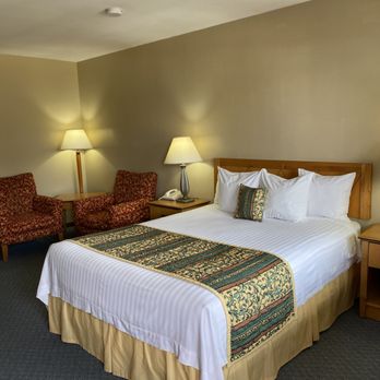 Thunderbird Lodge - Standard Queen - Hotels Near Me - Norman, Oklahoma