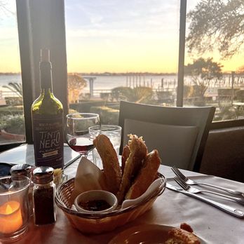 Villa Capri - Garlic bread and dipping sauce - Italian Near Me - Seabrook, Texas