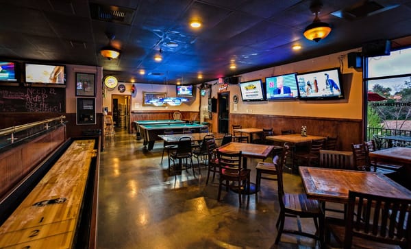 Kelly’s Pub by null