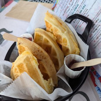 Bulegreen Cafe Yard - Cheesey waffles - Cafes Near Me - Oakland Park, Florida Bulegreen Cafe Yard - Cheesey waffles - Cafes Near Me - Oakland Park, Florida