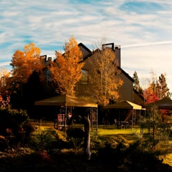 Pine Ridge Inn - Event Lawn.