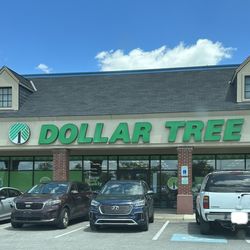 Dollar Tree - Store entrance